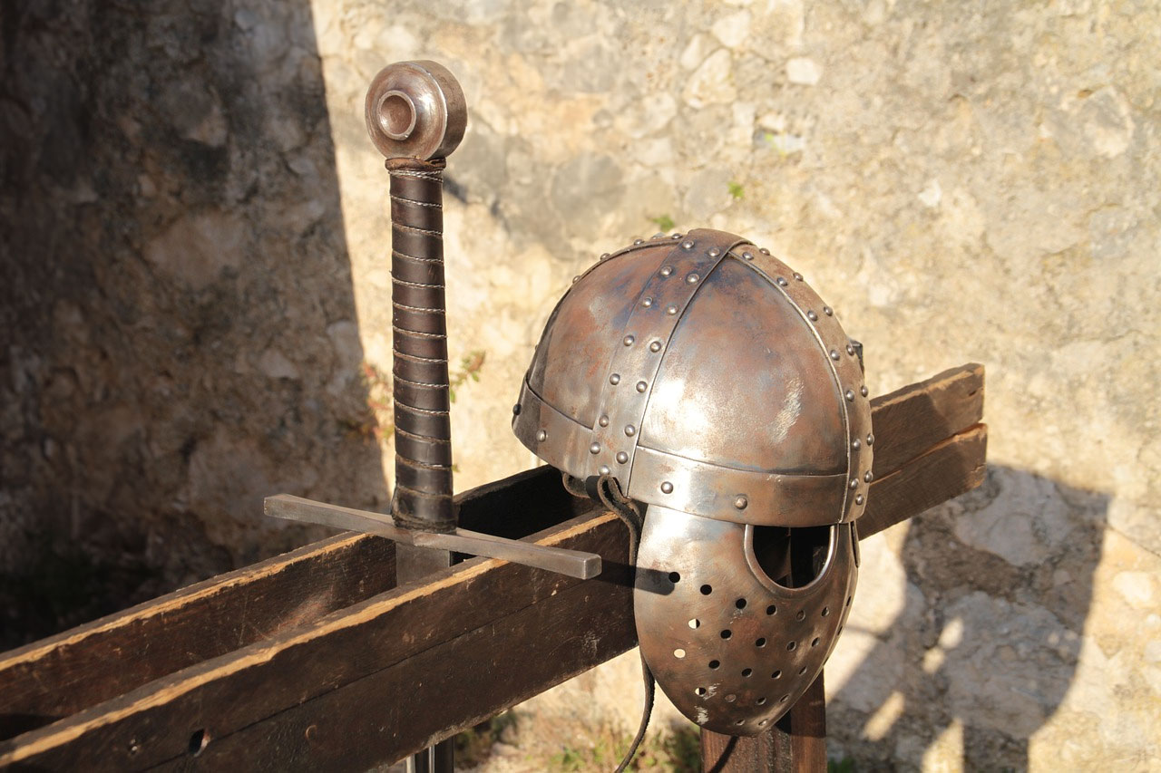 Отстаивать истину